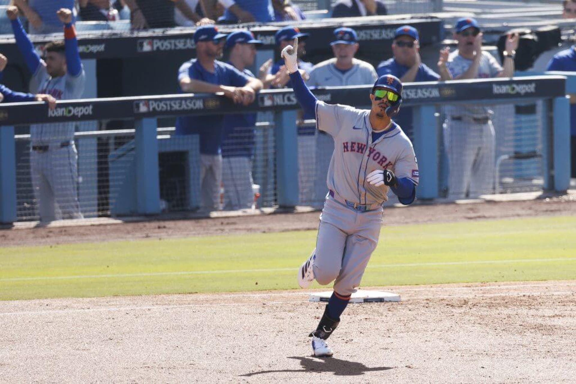 Behind Mark Vientos and Francisco Lindor, the Mets punch back to even the NLCS